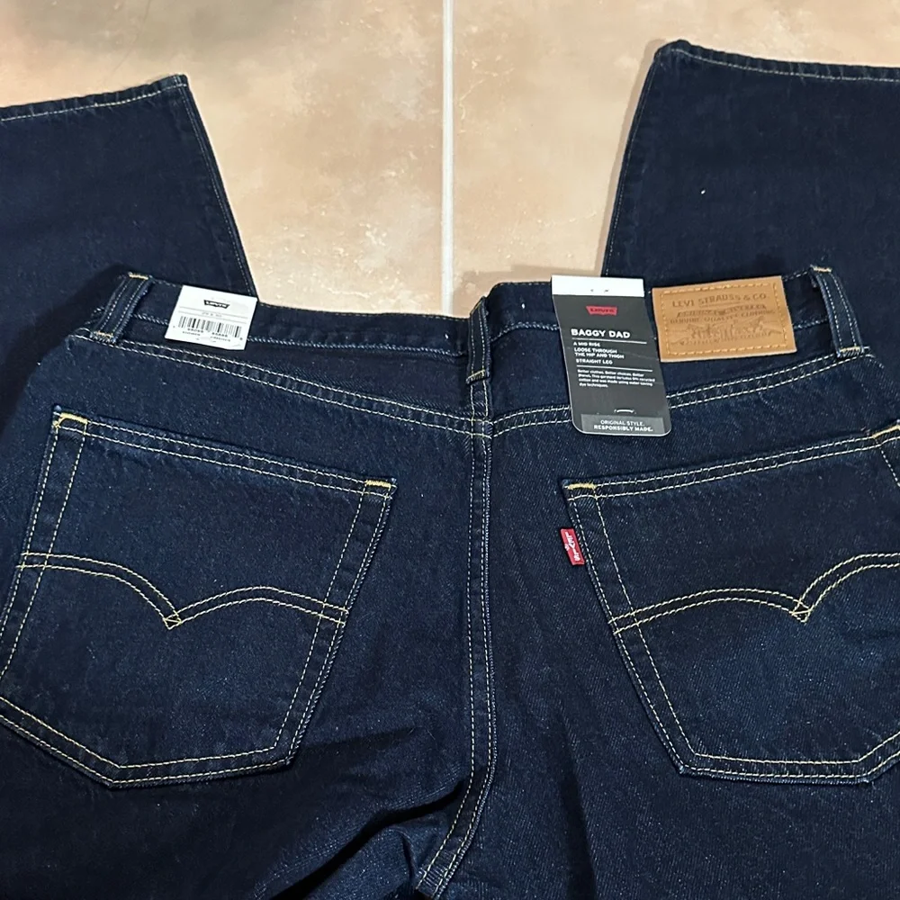 NWT HP Levi's Dark Blue Relaxed Jeans - Picture 9 of 13